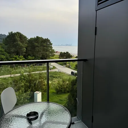 Tropical Garden Apartments Батуми Экстерьер фото